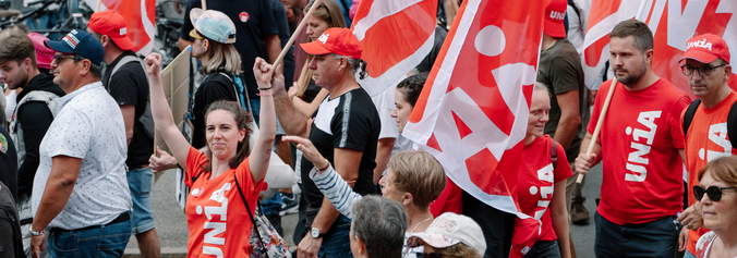 Sindacalisti e sindacaliste di Unia alla manifestazione del 2023 